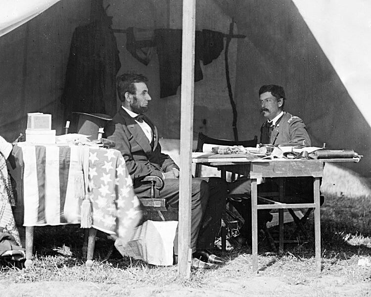 Линкольн и генерал Джордж Маклеллан 10 марта 1862 года
